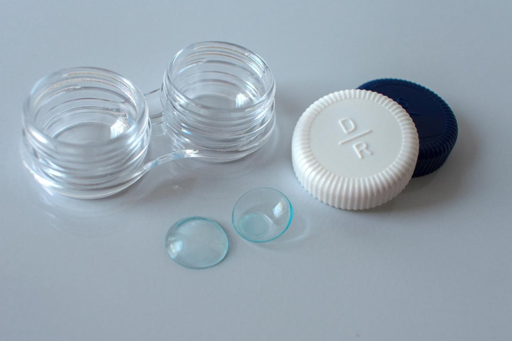 Contact lens pureplay case study